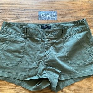 VINTAGE EXPRESS OLIVE ARMY GREEN SHORTS SIZE 10